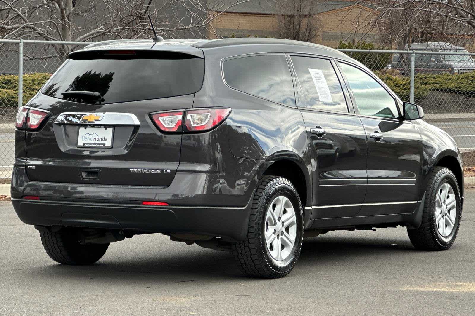 Used 2014 Chevrolet Traverse LS with VIN 1GNKVFED5EJ268477 for sale in Bend, OR