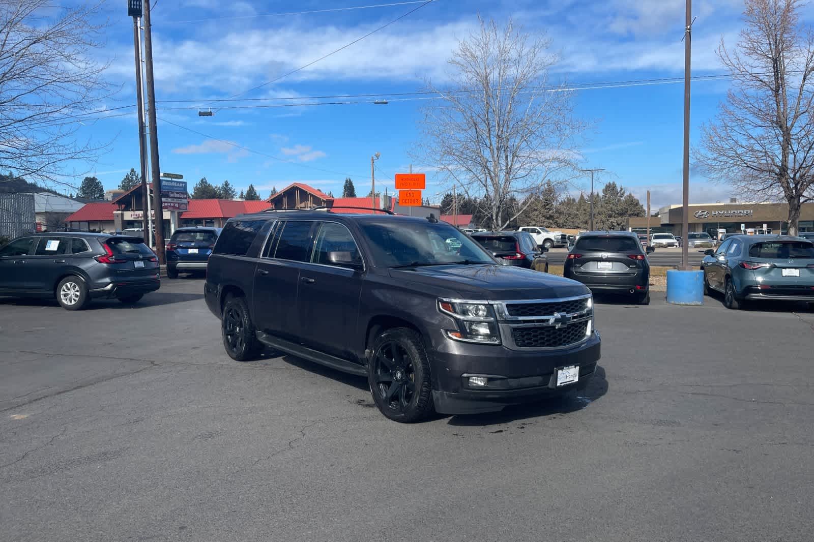 Thumbnail: 2017 Chevrolet Suburban - 9