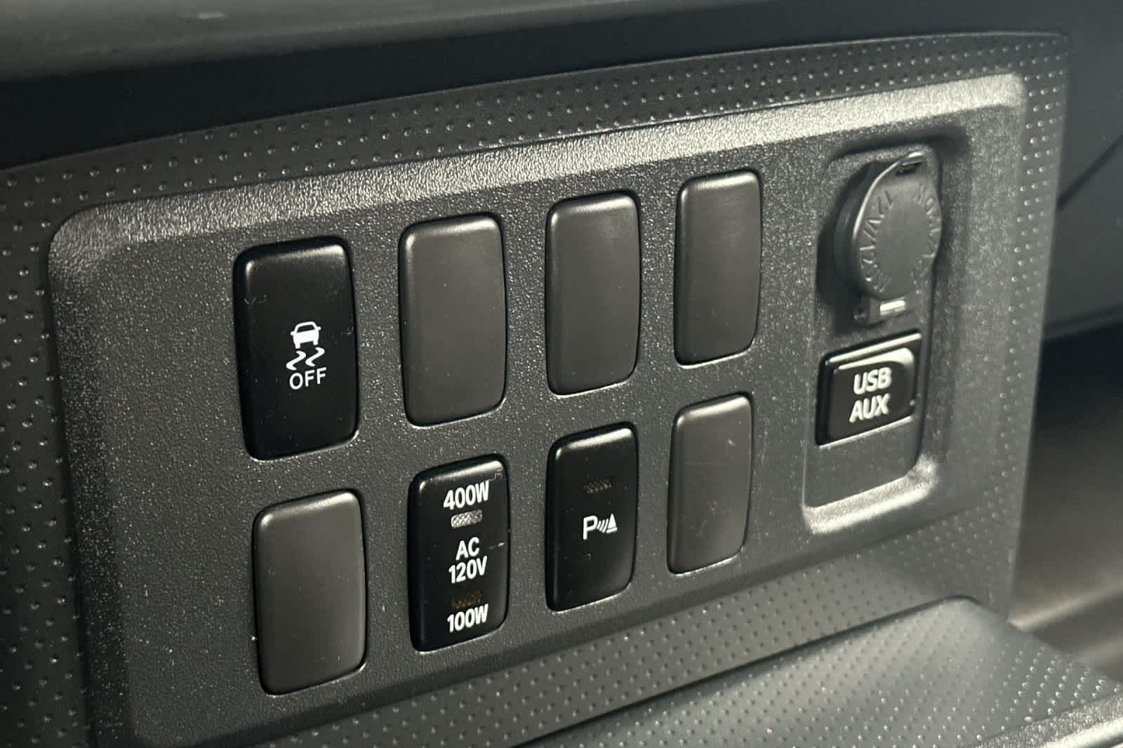 Thumbnail: 2014 Toyota FJ Cruiser - 29