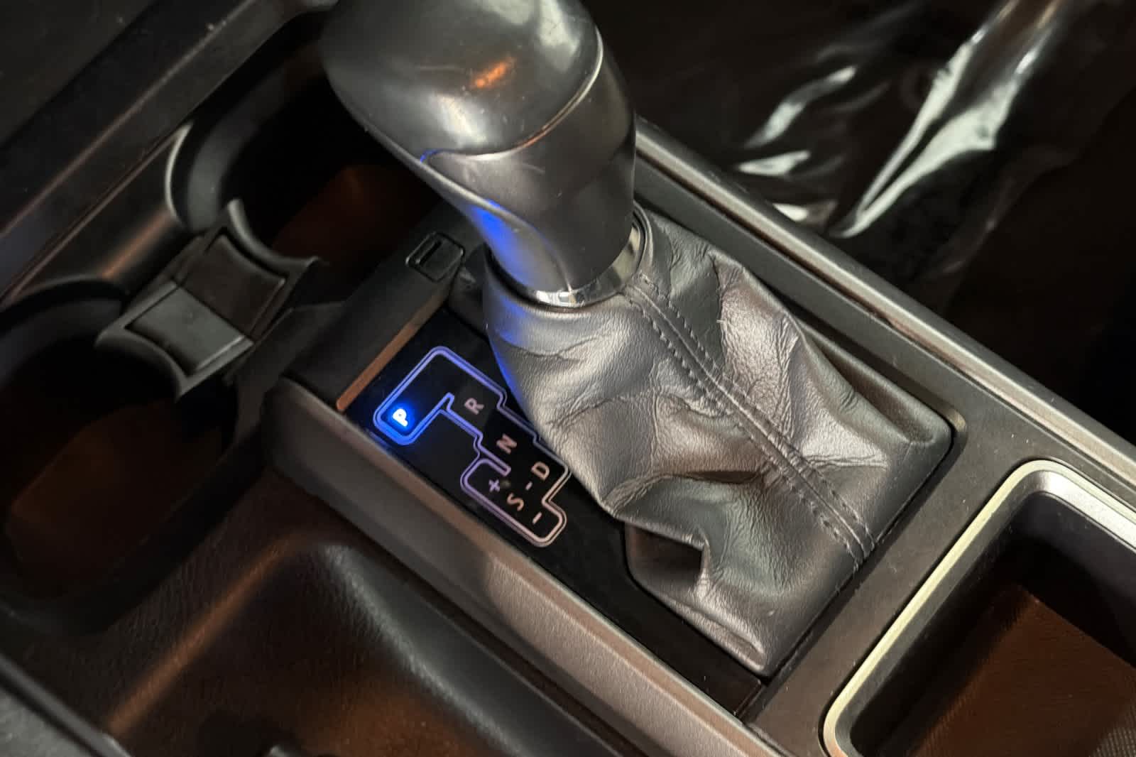 Thumbnail: 2022 Toyota Tacoma - 22