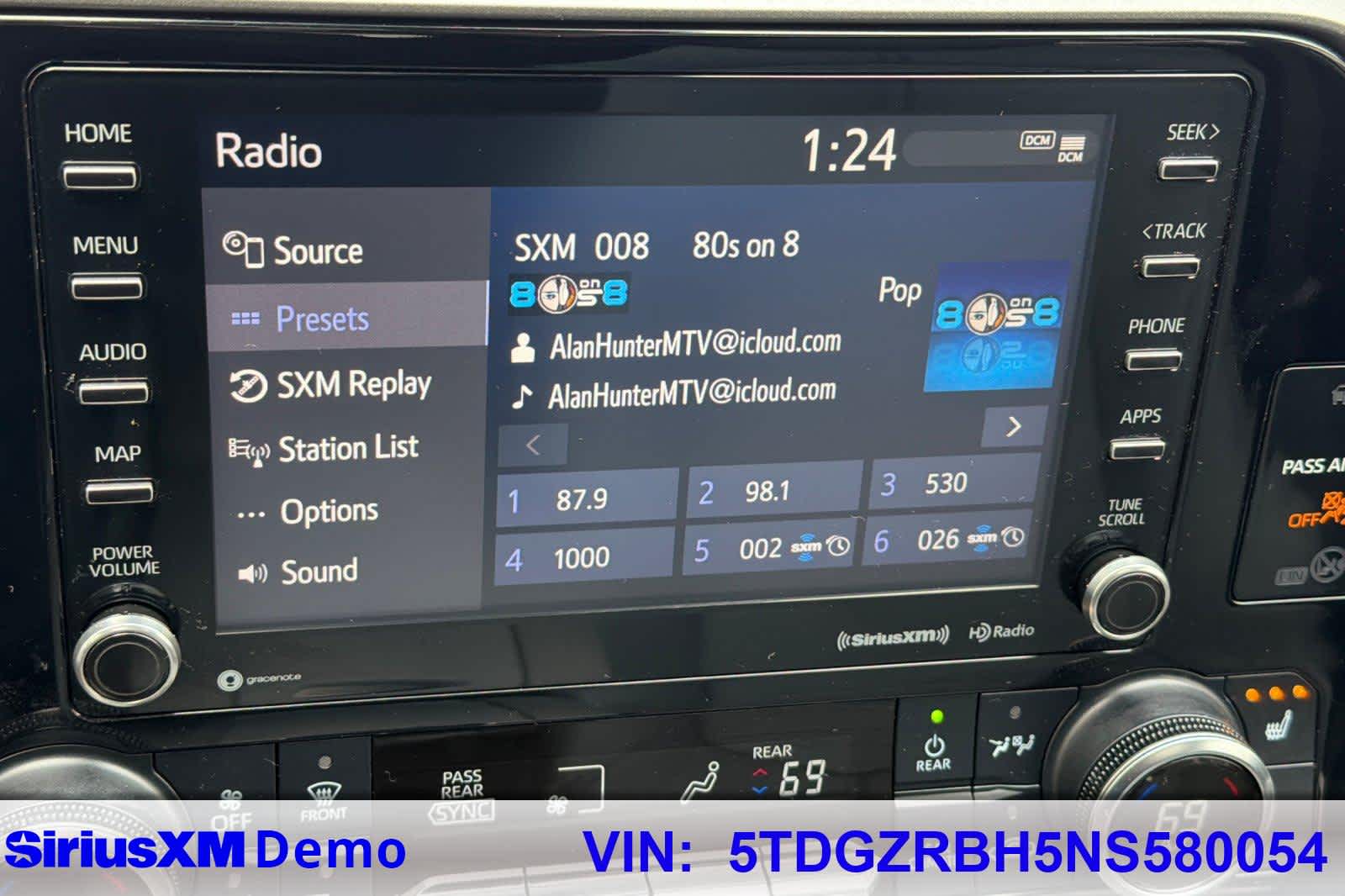 Thumbnail: 2022 Toyota Highlander - 29