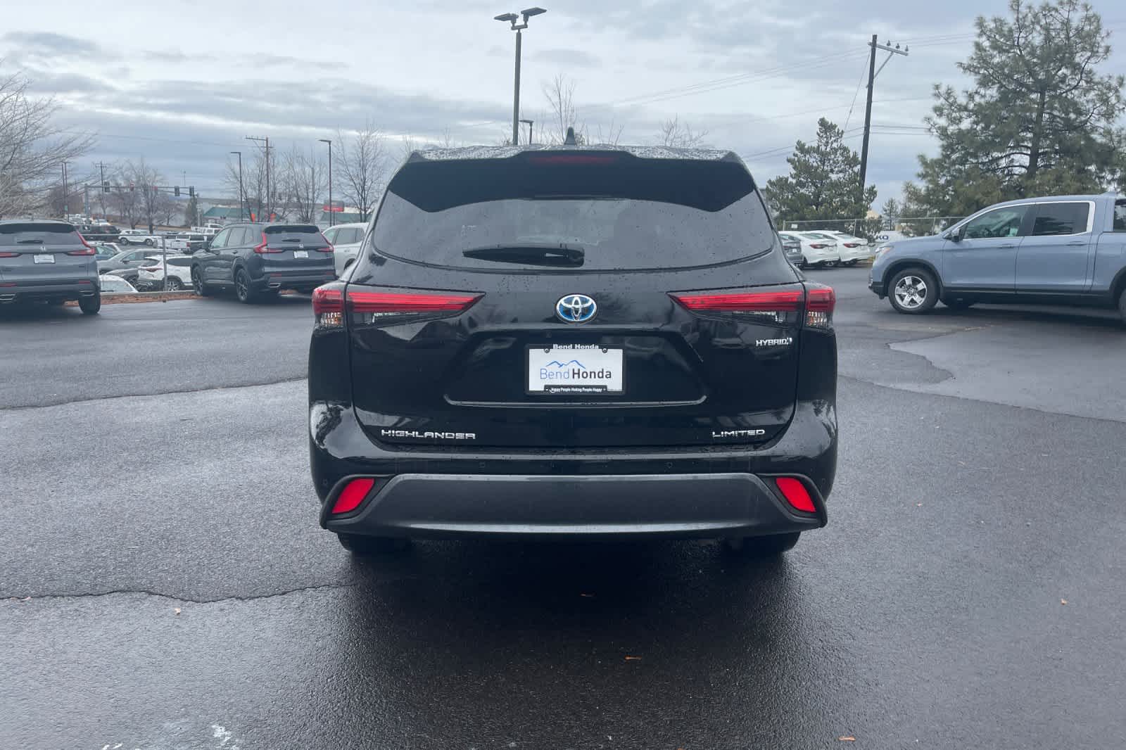 Thumbnail: 2023 Toyota Highlander - 7