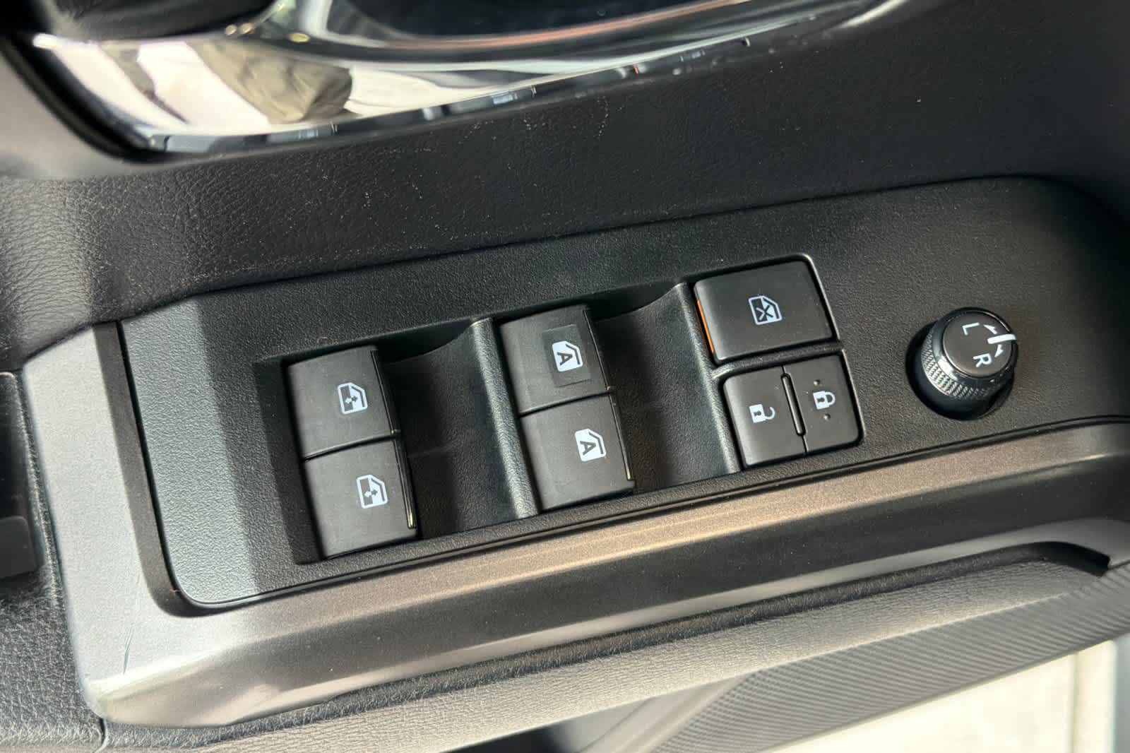 Thumbnail: 2020 Toyota Tacoma - 15