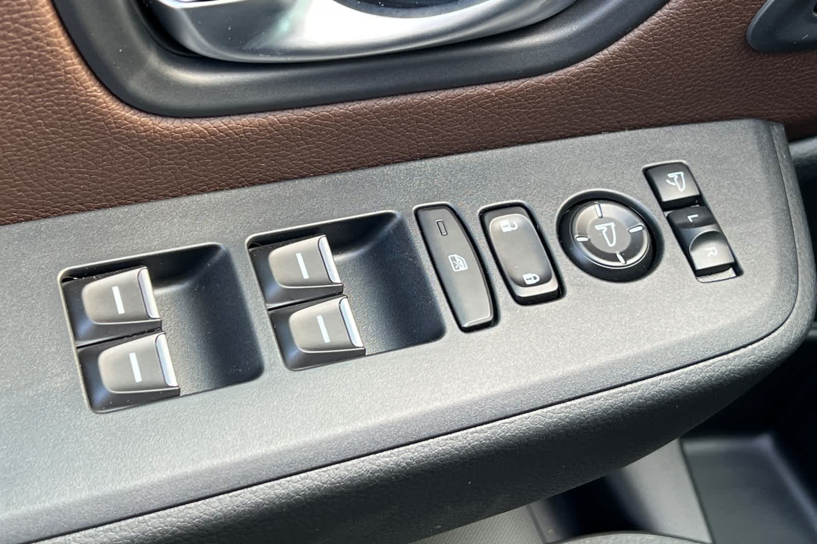 Thumbnail: 2026 Honda Pilot - 15