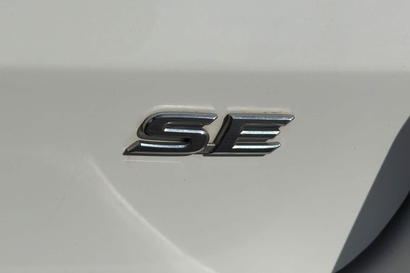 Thumbnail: 2015 Toyota Sienna - 12