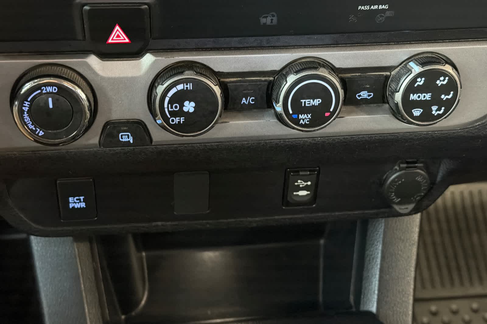 Thumbnail: 2019 Toyota Tacoma - 21