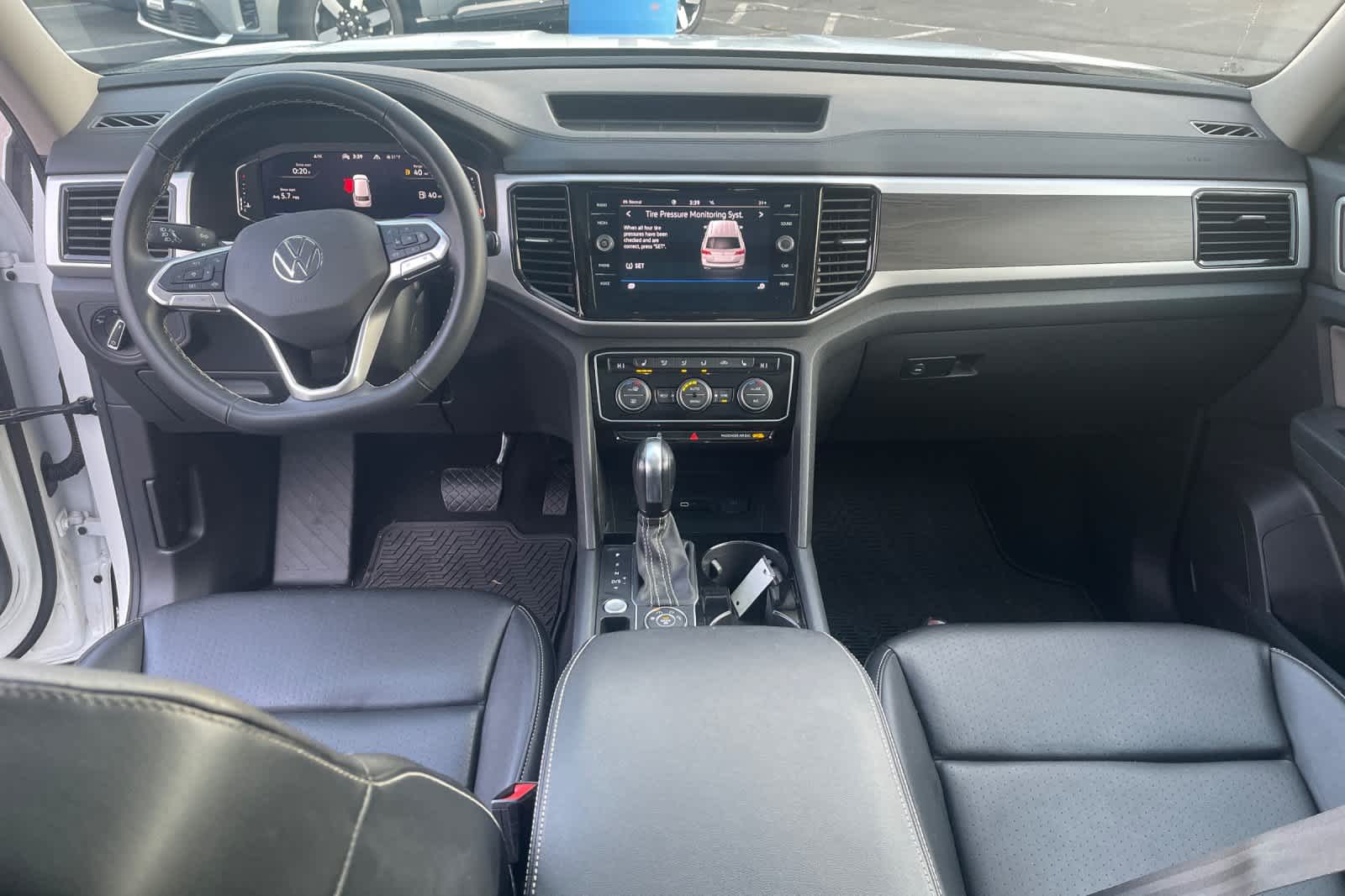 Thumbnail: 2022 Volkswagen Atlas - 3