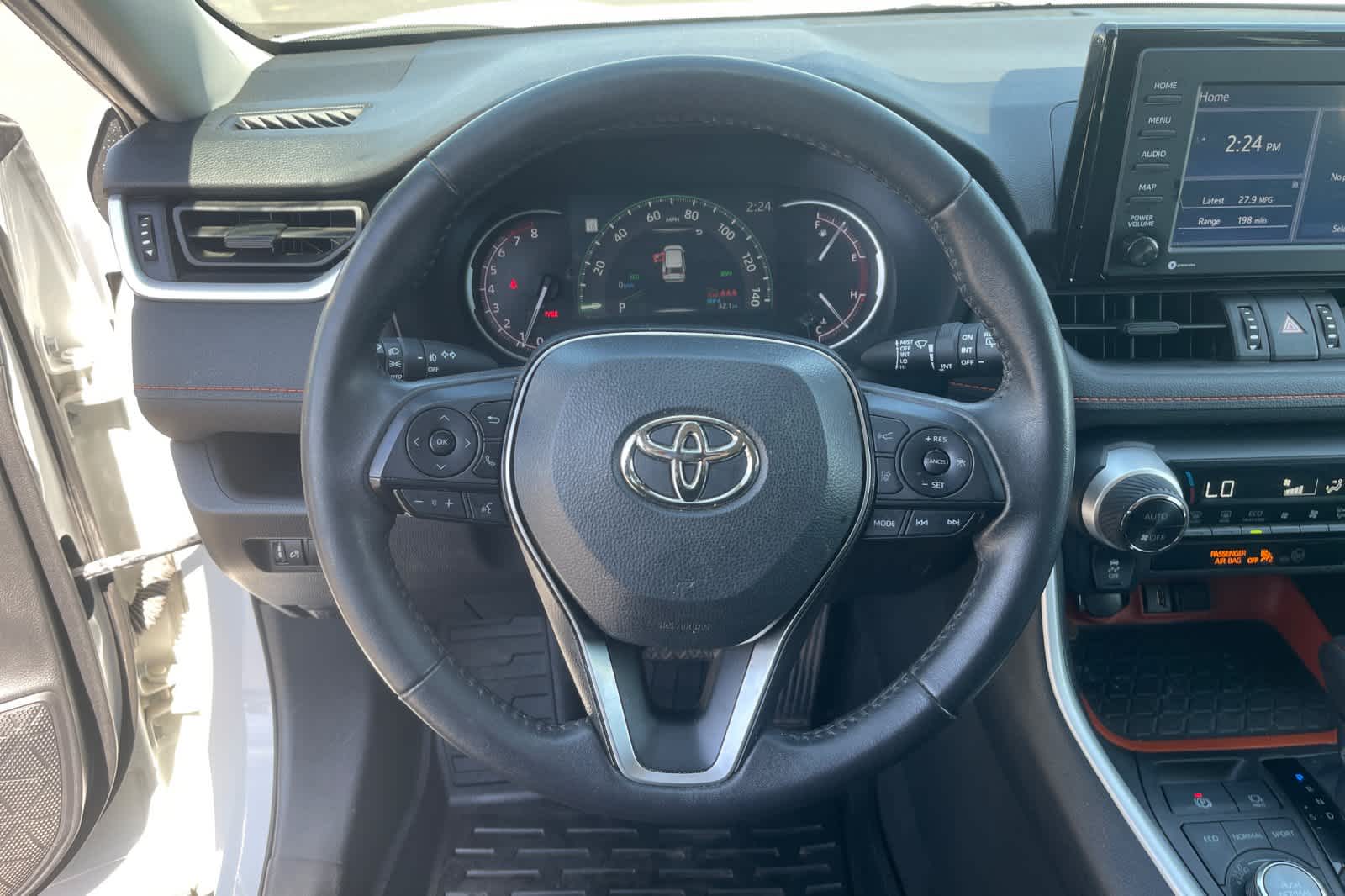 Thumbnail: 2022 Toyota RAV4 - 12