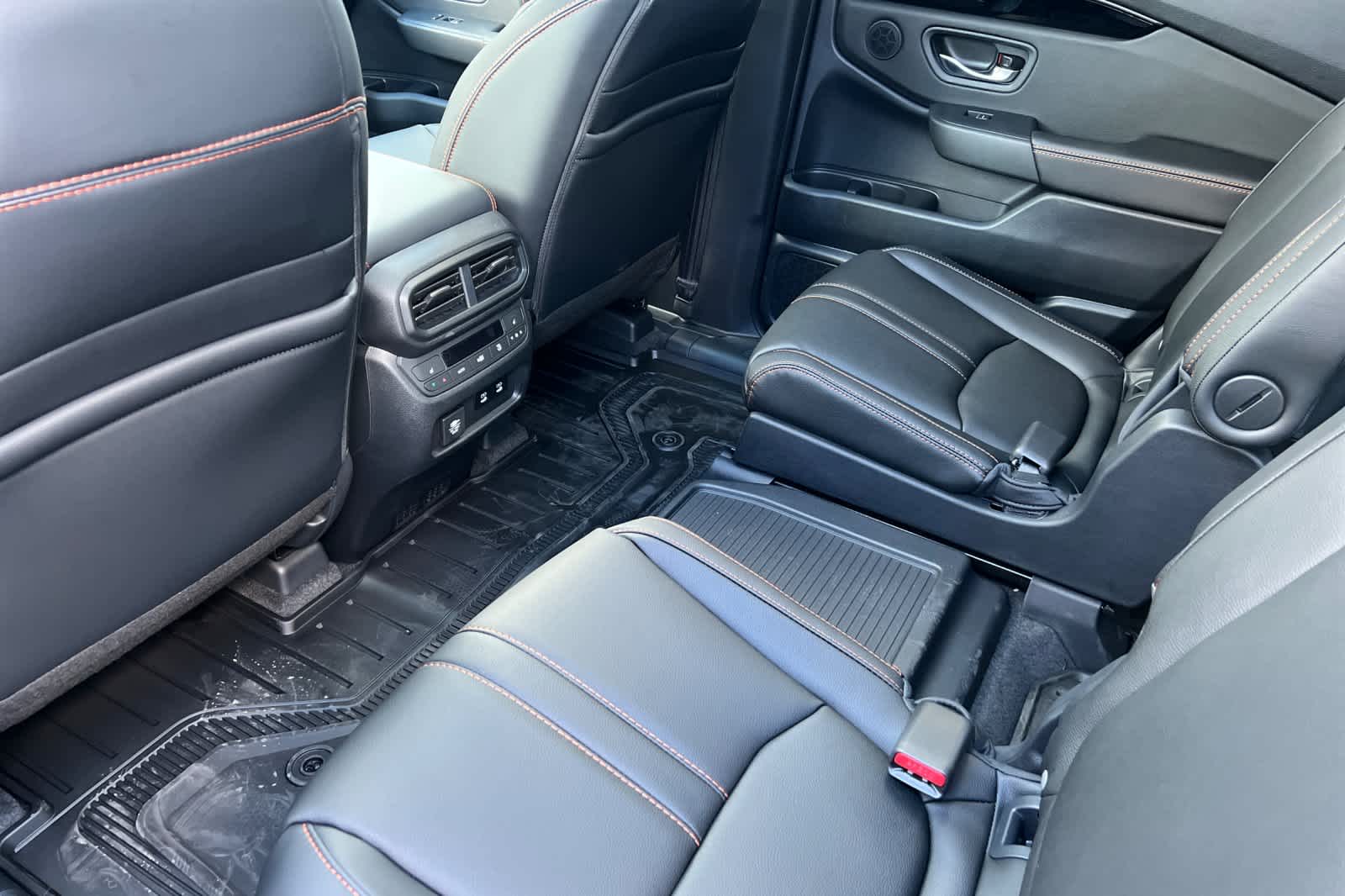 Thumbnail: 2026 Honda Pilot - 4