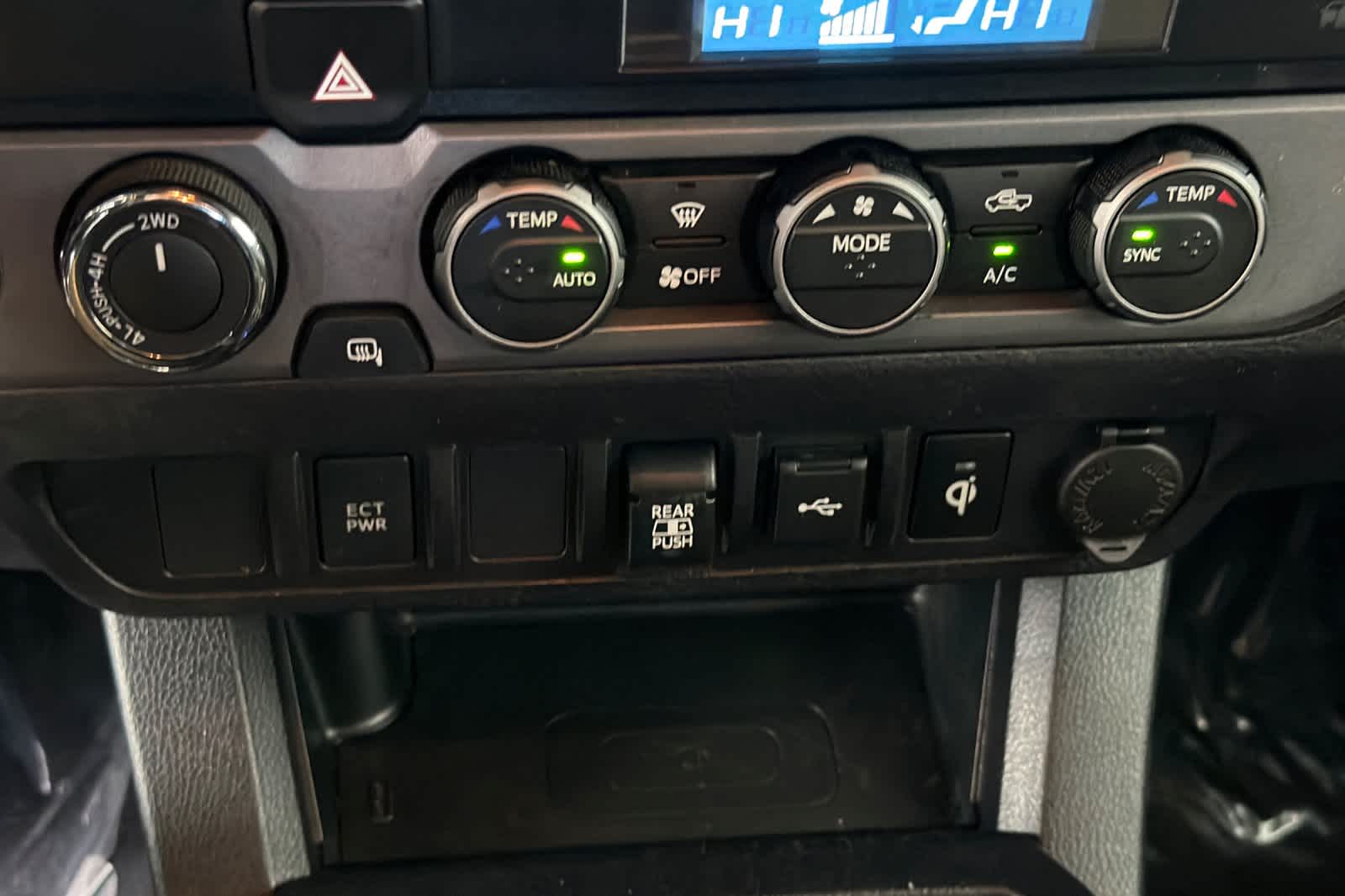 Thumbnail: 2022 Toyota Tacoma - 21