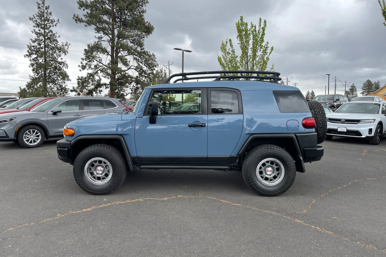 Thumbnail: 2014 Toyota FJ Cruiser - 2