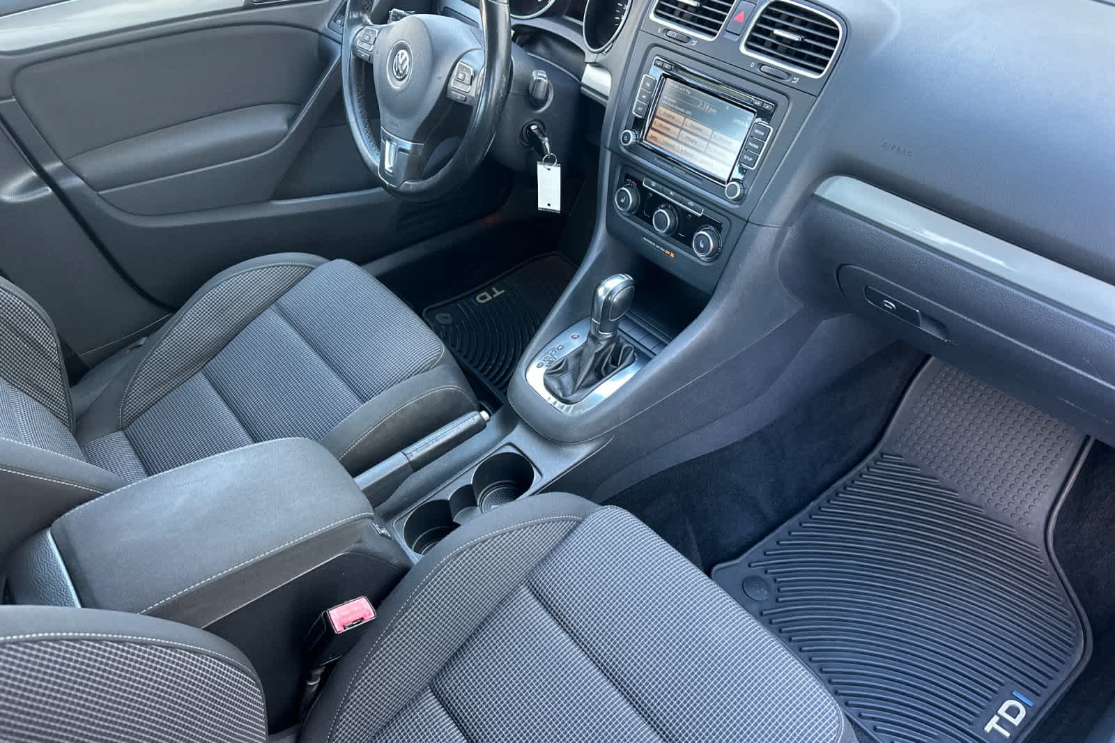 Thumbnail: 2012 Volkswagen Golf - 18