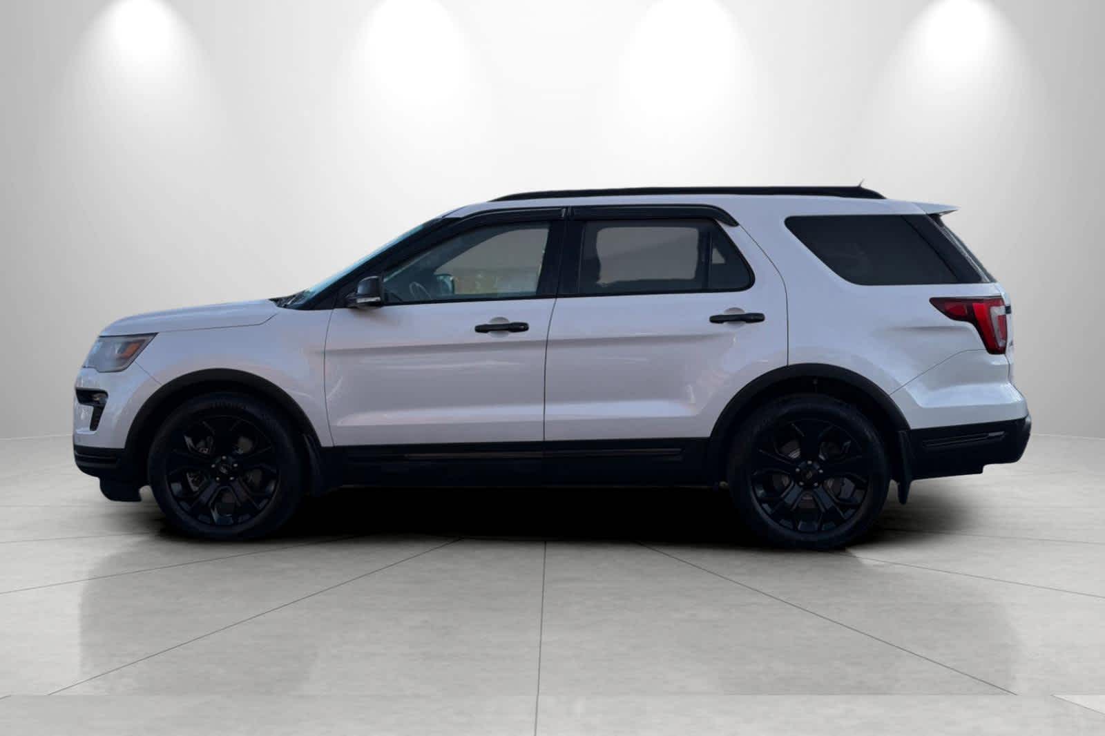 Thumbnail: 2019 Ford Explorer - 5