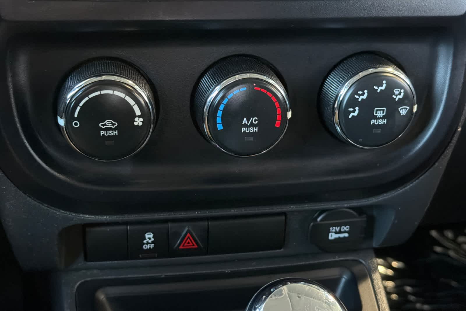 Thumbnail: 2016 Jeep Patriot - 21