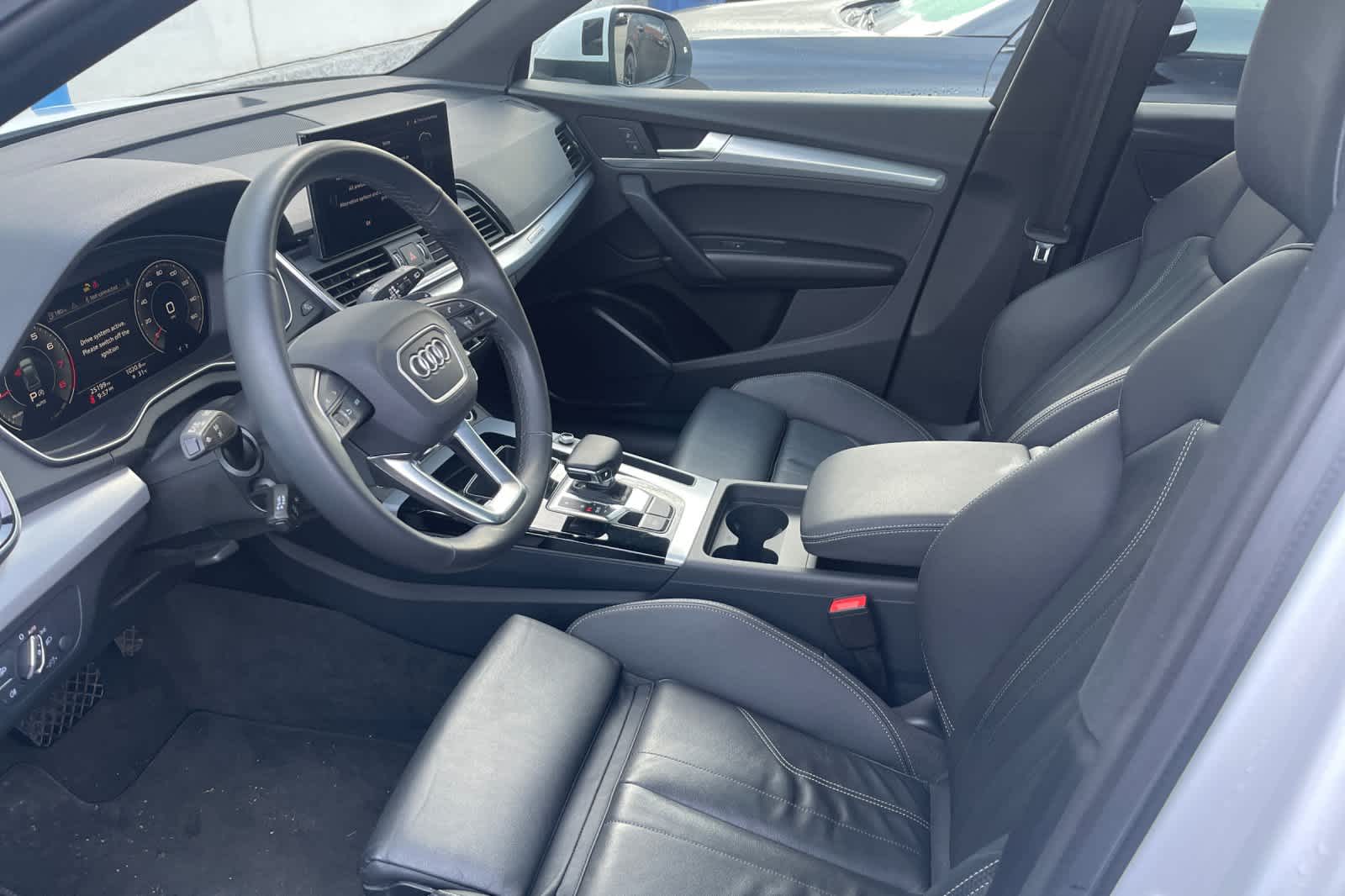 Thumbnail: 2025 Audi Q5 - 13