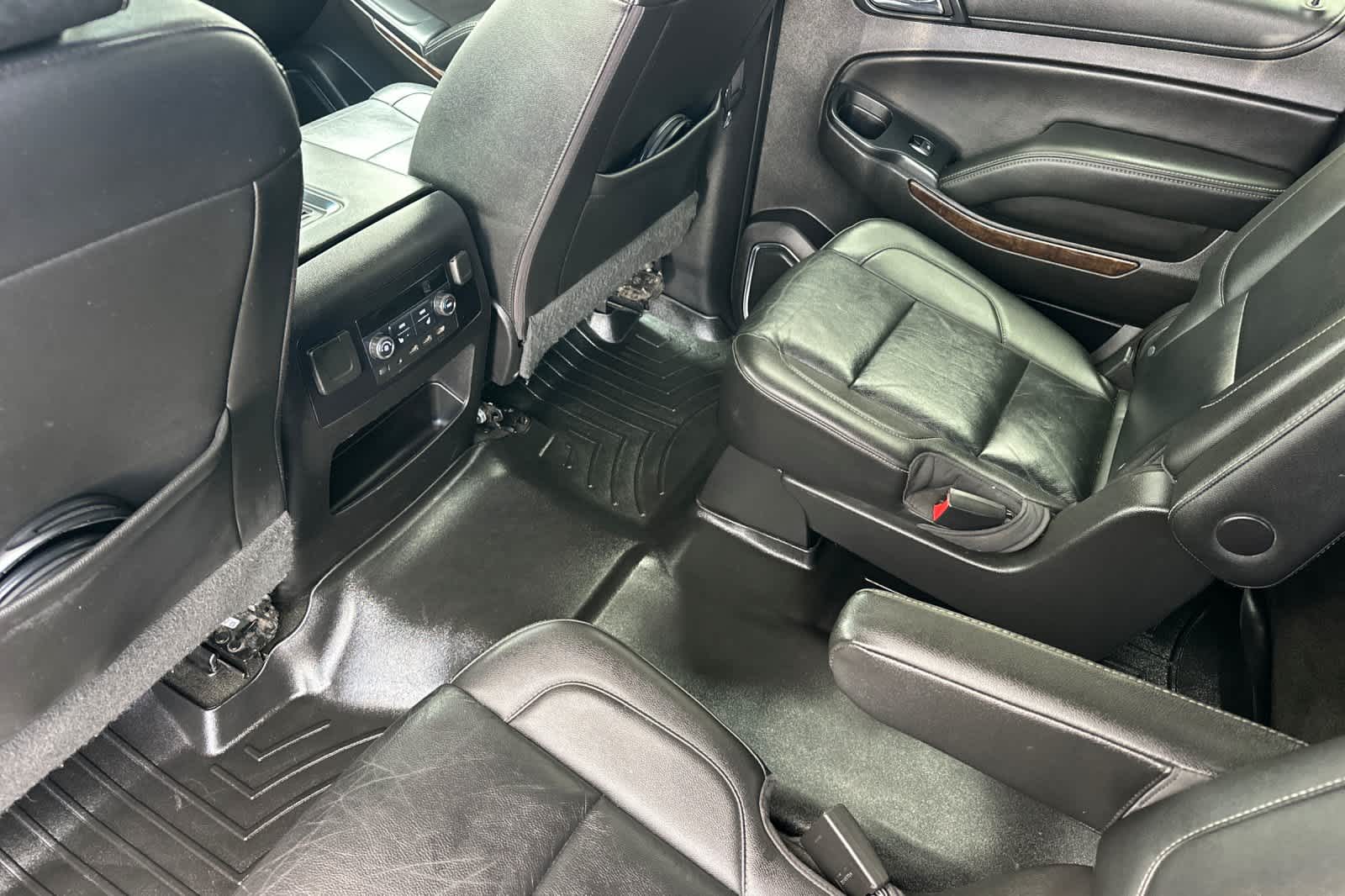 Thumbnail: 2017 Chevrolet Suburban - 4