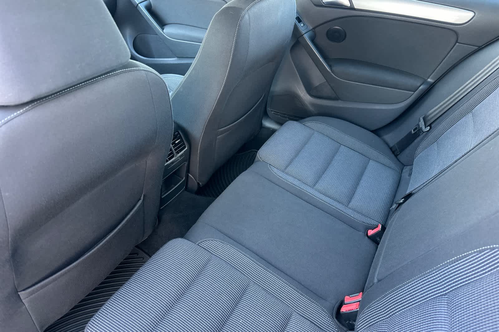 Thumbnail: 2012 Volkswagen Golf - 4