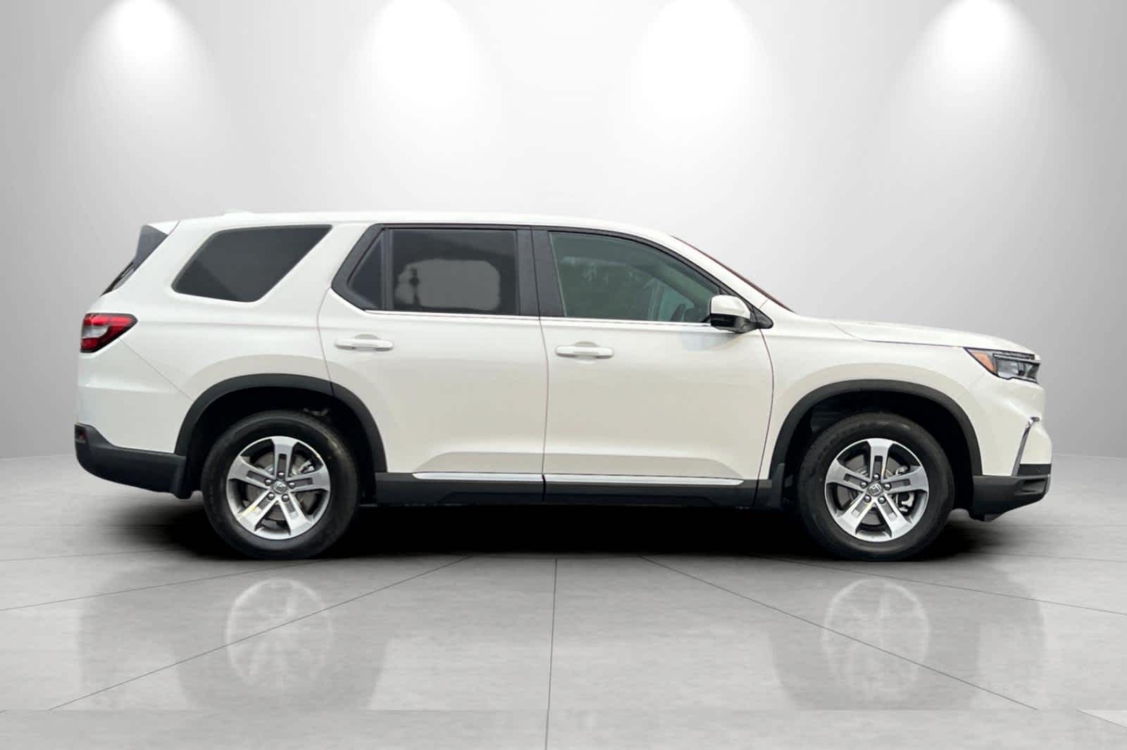 Thumbnail: 2025 Honda Pilot - 8