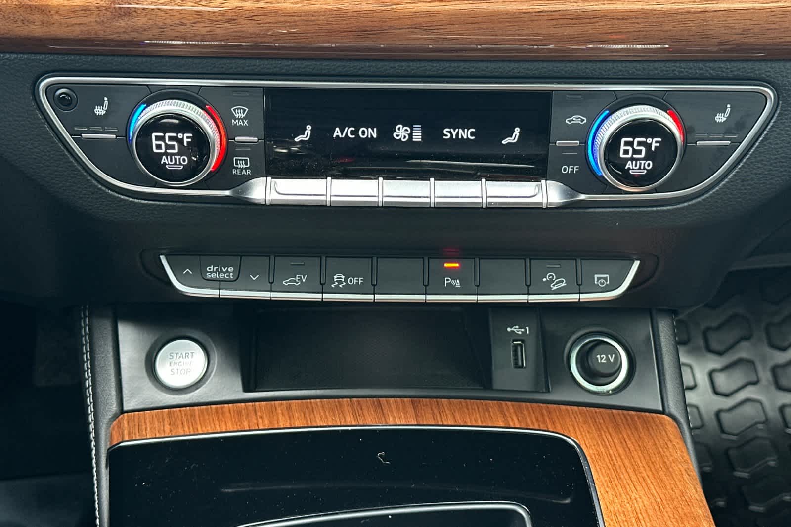 Thumbnail: 2021 Audi Q5 - 23