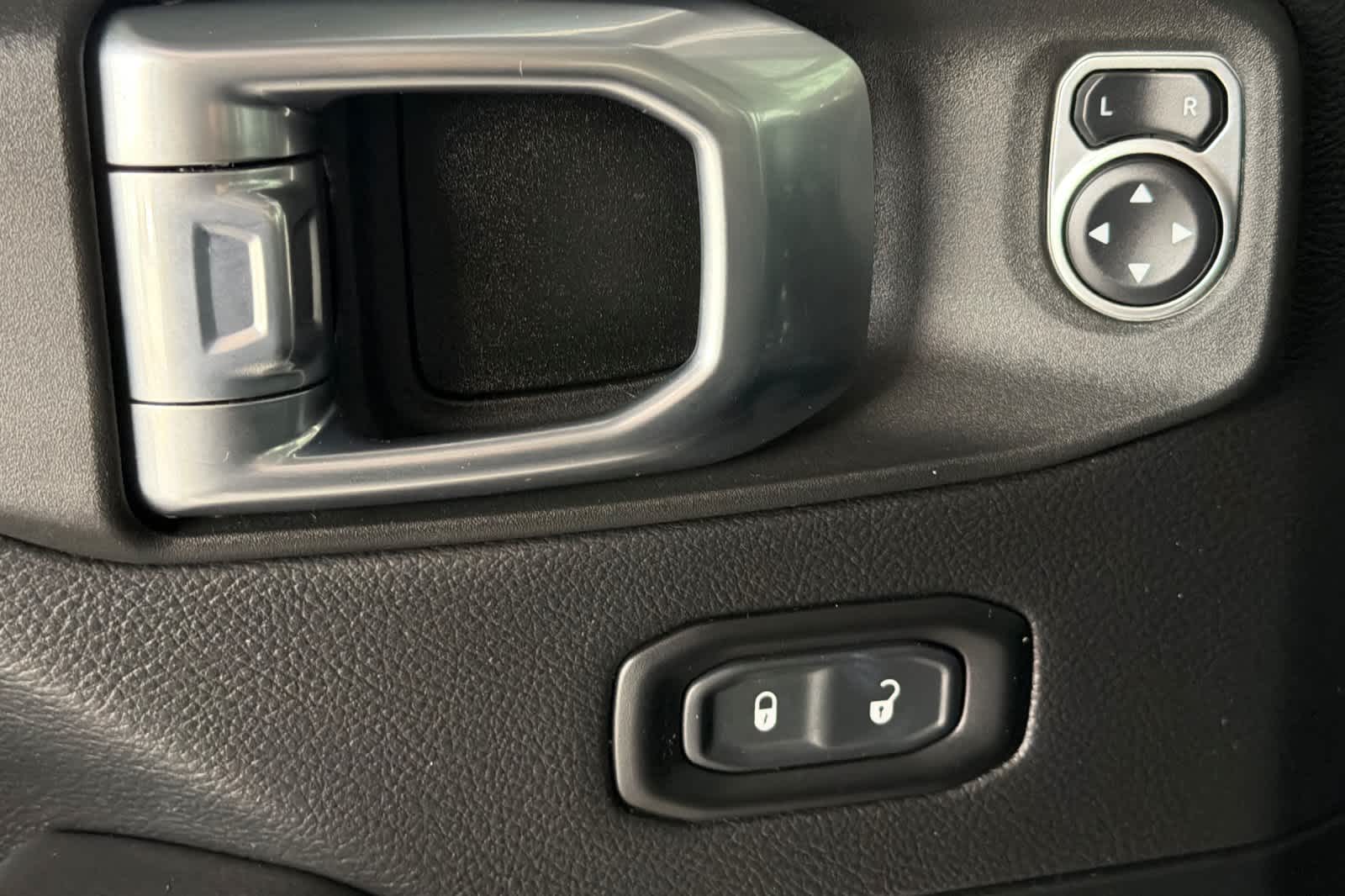 Thumbnail: 2021 Jeep Wrangler - 15