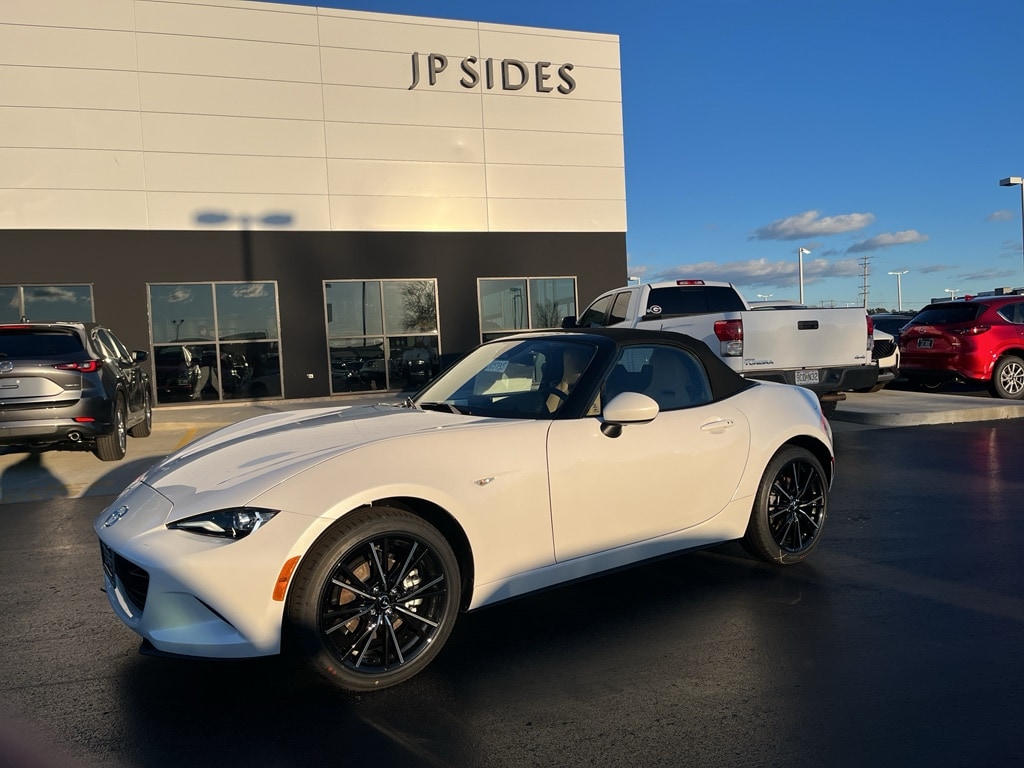 2025 Mazda MX-5 Miata Grand Touring's photo
