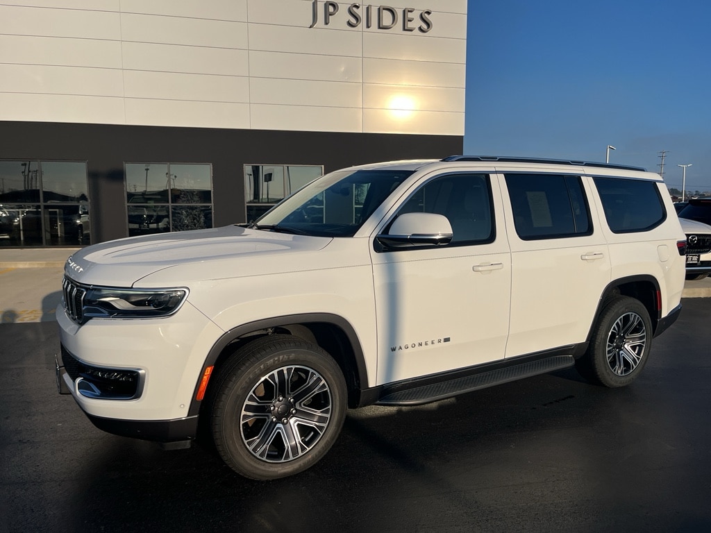 2022 Jeep Wagoneer Series III's photo