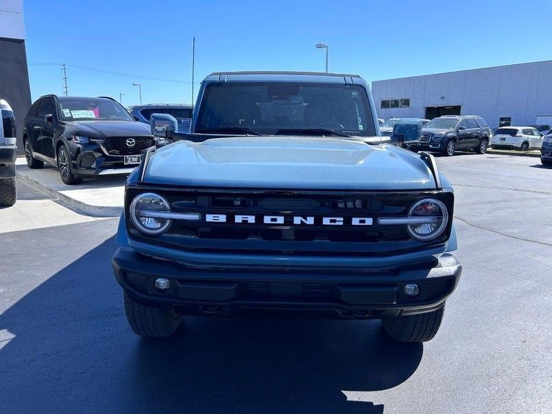 2023 Ford Bronco Outer Banks photo 2