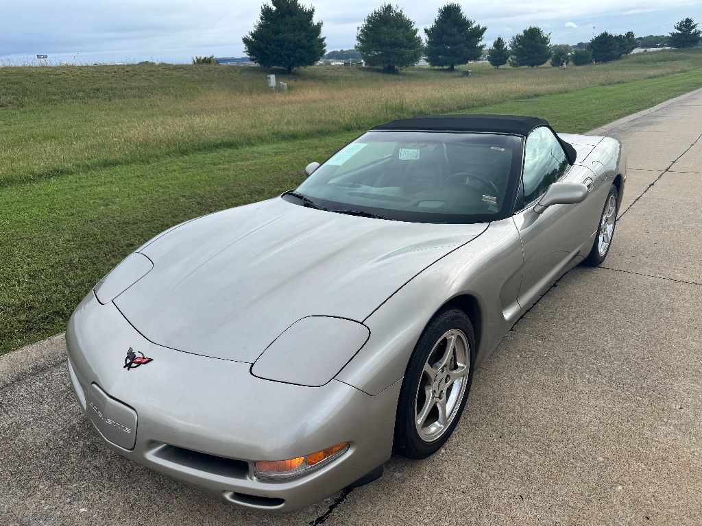 2001 Chevrolet Corvette Base Convertible photo 2