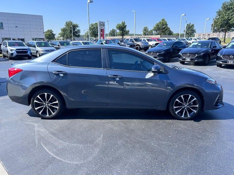 2018 Toyota Corolla SE photo 4