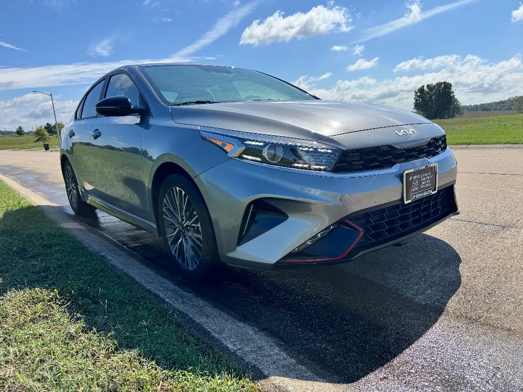 2023 Kia Forte GT-Line photo 3