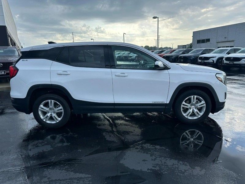 2020 Gmc Terrain SLE photo 2