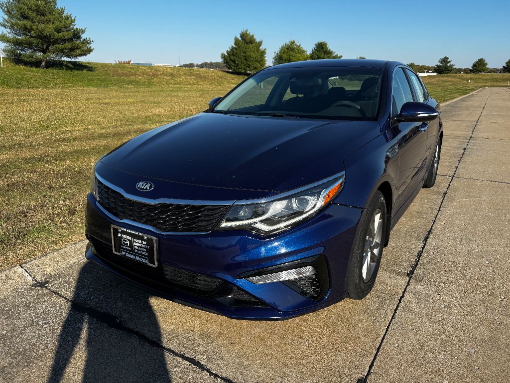 2019 Kia Optima LX photo 3
