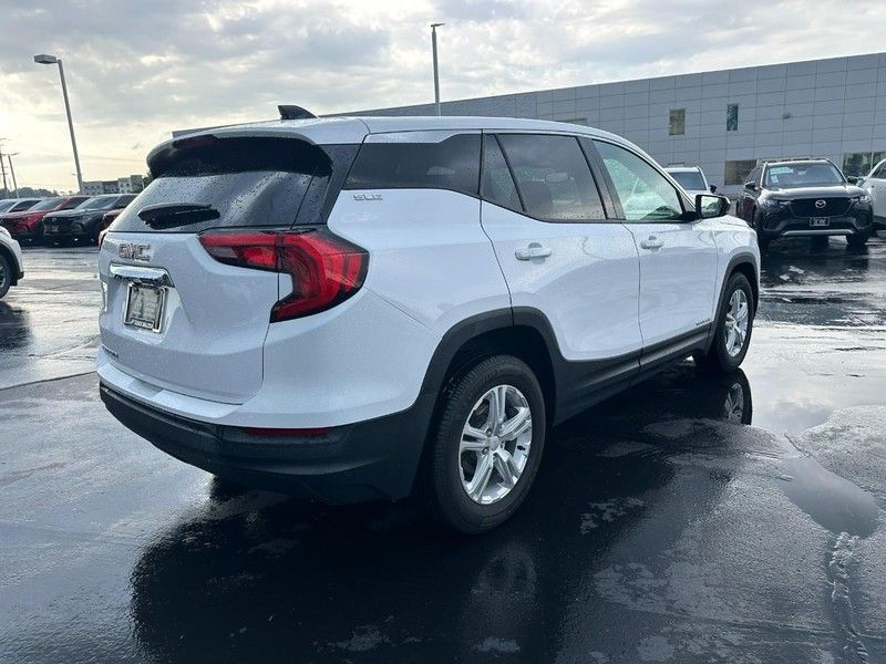 2020 Gmc Terrain SLE photo 3