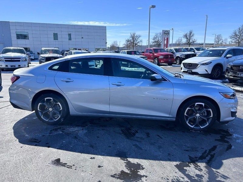2022 Chevrolet Malibu 1LT photo 3