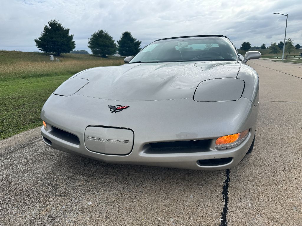 2001 Chevrolet Corvette Base Convertible photo 3