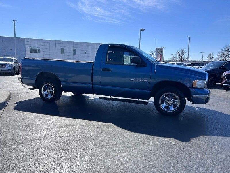2004 Dodge Ram SLT photo 4
