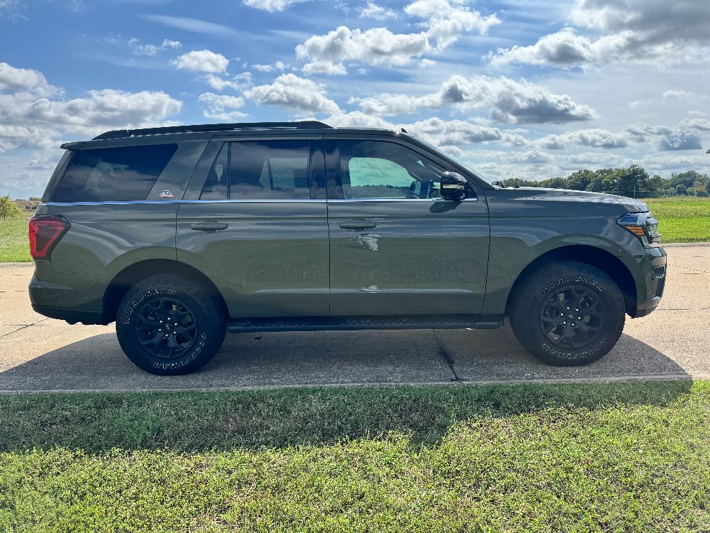 2024 Ford Expedition Timberline photo 3