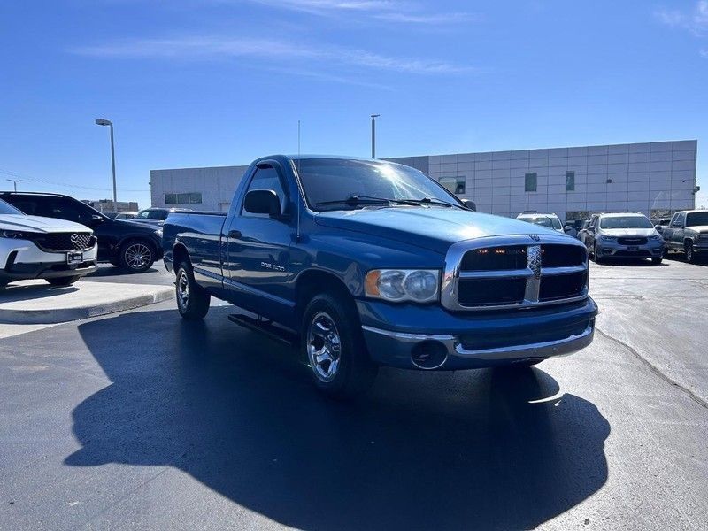 2004 Dodge Ram SLT photo 3