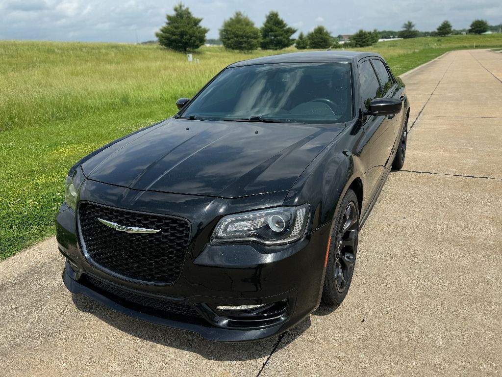 Used 2019 Chrysler 300 S with VIN 2C3CCABT0KH569693 for sale in Cape Girardeau, MO