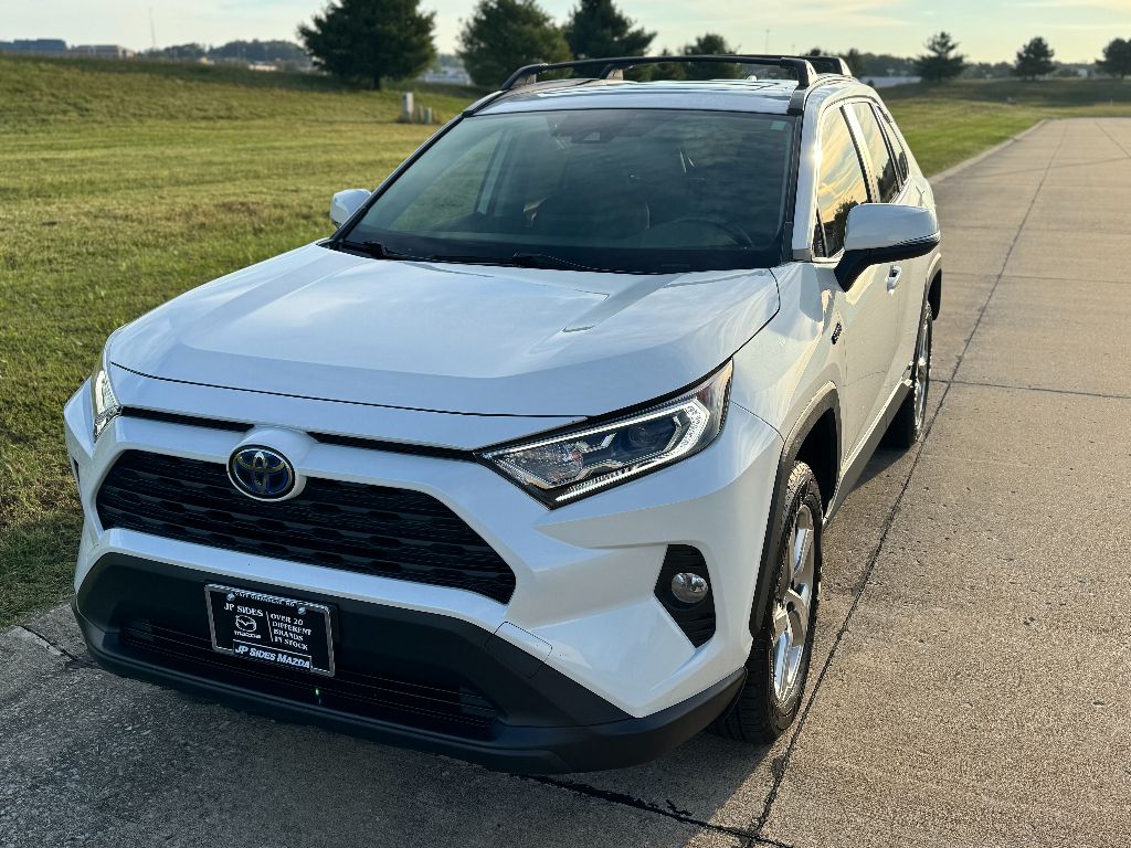 2021 Toyota RAV4 Hybrid XLE Premium photo 2