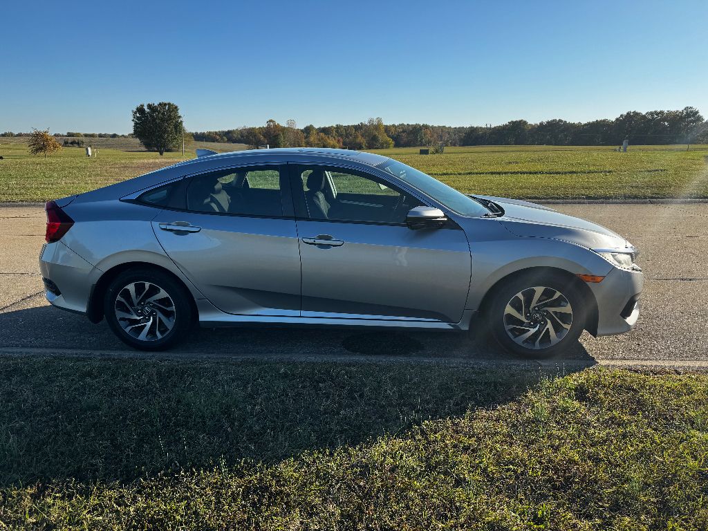 2022 Honda Civic Sport photo 4