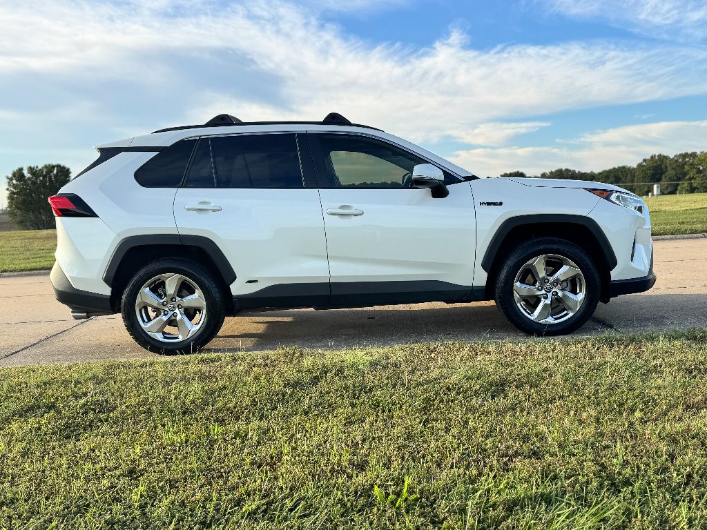 2021 Toyota RAV4 Hybrid XLE Premium photo 4