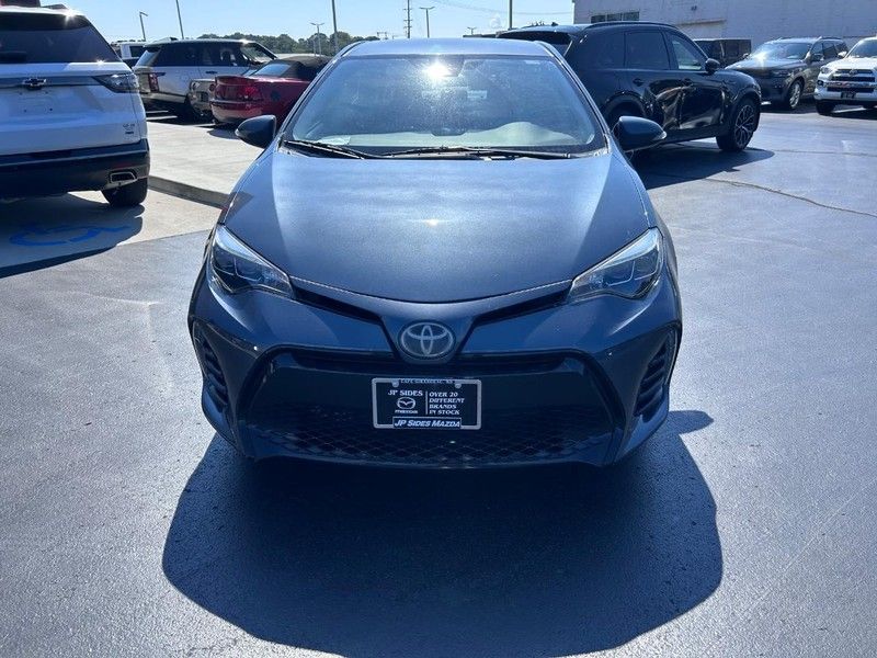 2018 Toyota Corolla SE photo 2