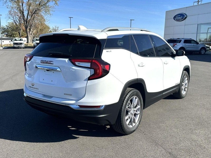 2022 Gmc Terrain SLT photo 2