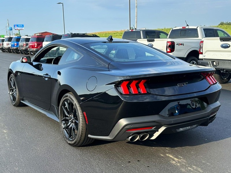2025 Ford Mustang GT Premium - Photo 6