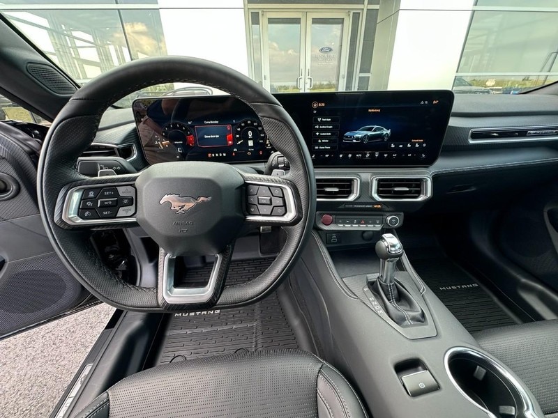 2025 Ford Mustang GT Premium - Photo 11