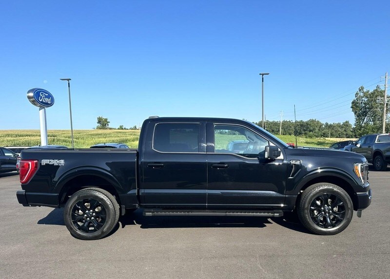 2023 Ford F-150 XLT photo 2