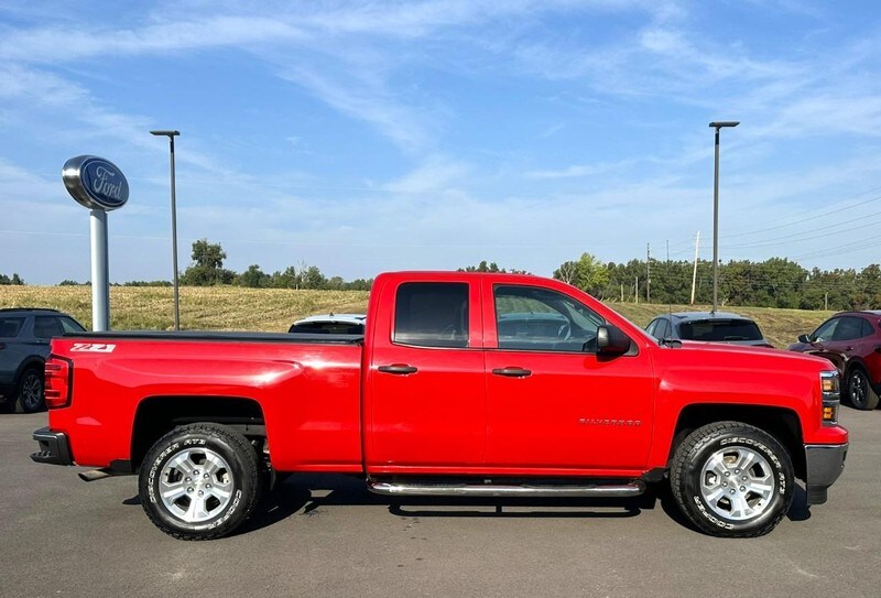2014 Chevrolet Silverado 1500 photo 2