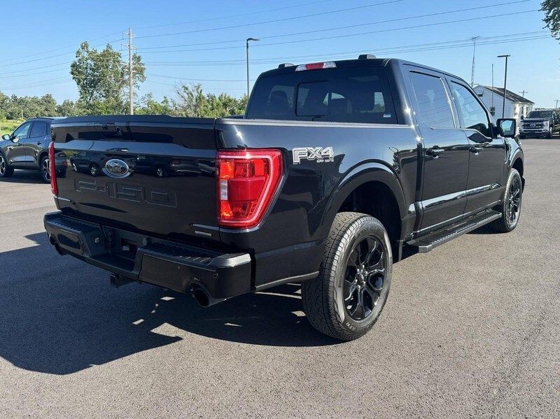 2023 Ford F-150 XLT photo 3