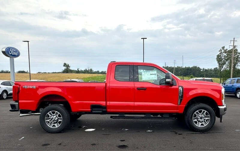 2025 Ford F-350 photo 2